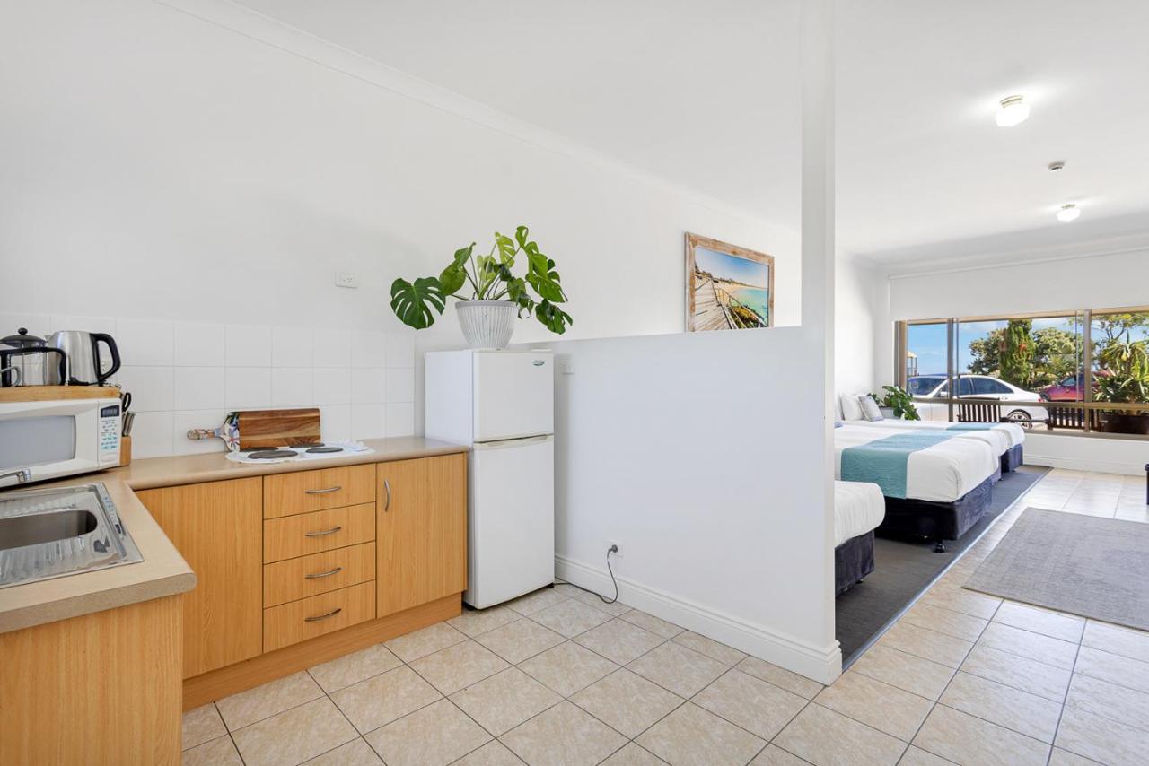 Coast Motel And Apartments Port Noarlunga Buitenkant foto